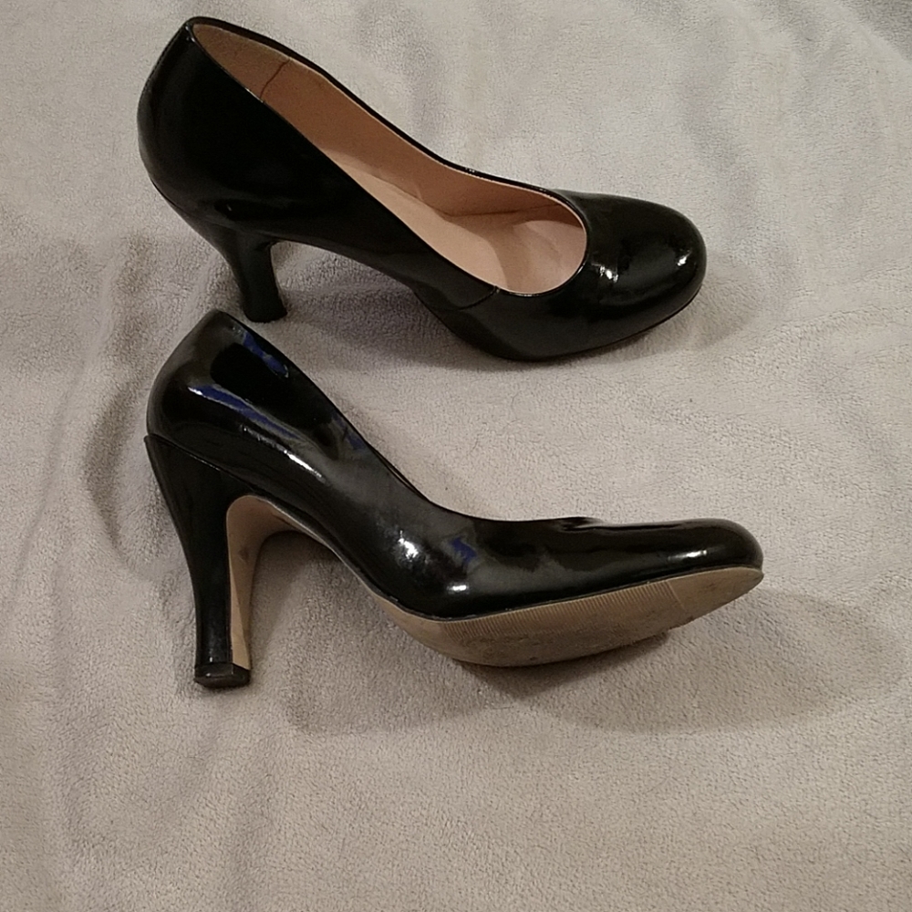 Heels - Picture 2 of 2